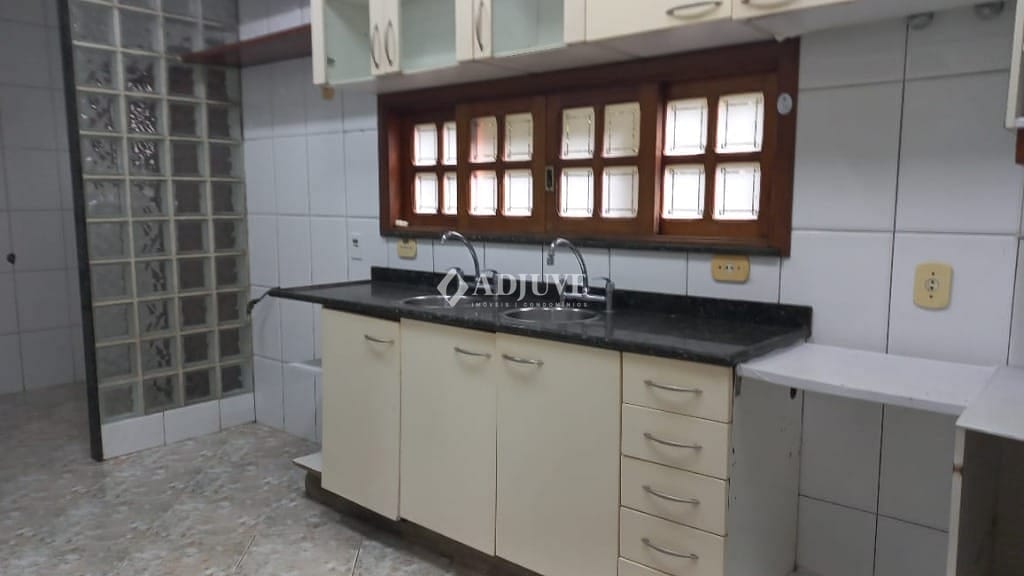 Casa à venda e aluguel com 3 quartos, 168m² - Foto 4