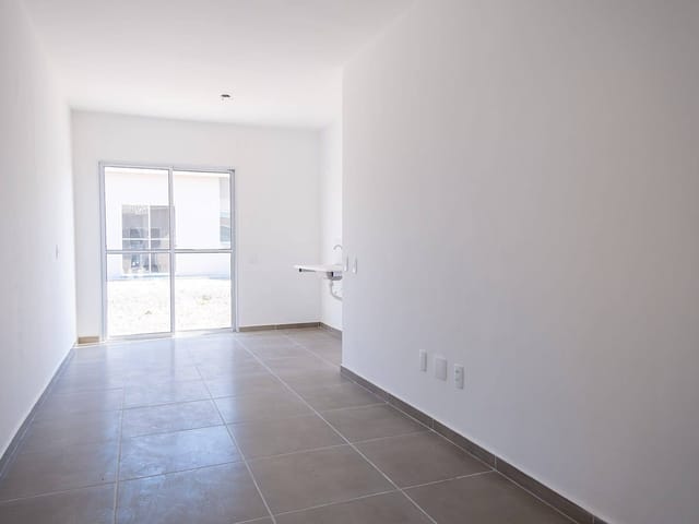 Casa 2 quartos e 1 banheiro, à venda, no bairro Três Vendas em Pelotas