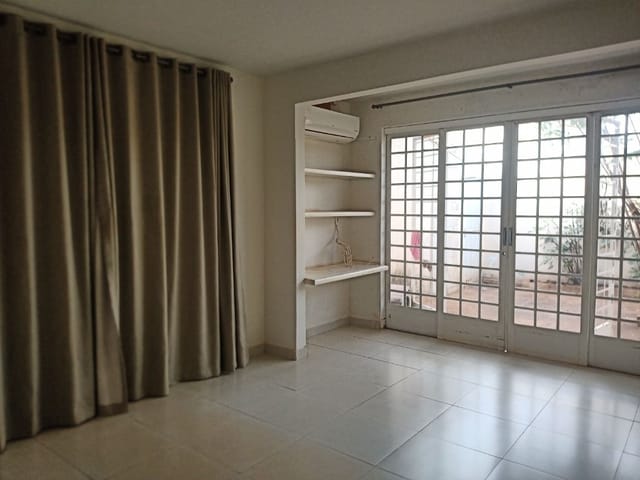 Foto do Casa - Casa com 3 dormitórios para alugar, 200 m² por R$ 3.036,73/mês - Olinda - Uberaba/MG | ZUCATO IMOBILIARIA LTDA