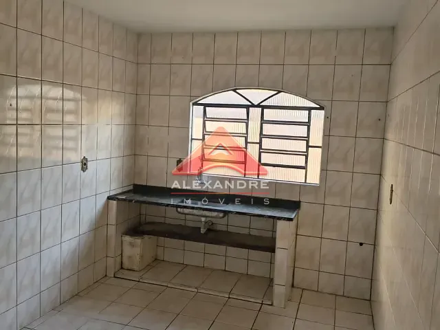 Casa 2 quartos e 1 banheiro, à venda, no bairro Vila Ester em São José dos Campos