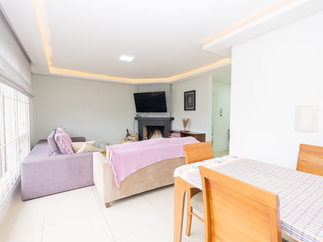 Casa com 400m² 4 quartos e 3 banheiros, à venda, no bairro Areal em Pelotas