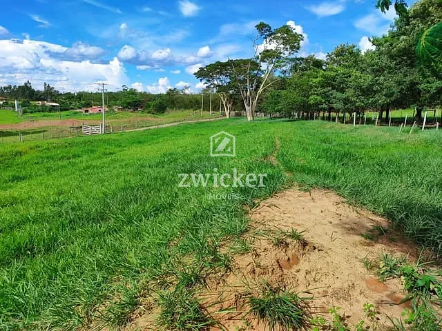 Casa com 20000m² 2 quartos e 2 banheiros, à venda, no bairro Área Rural de Bauru em Bauru