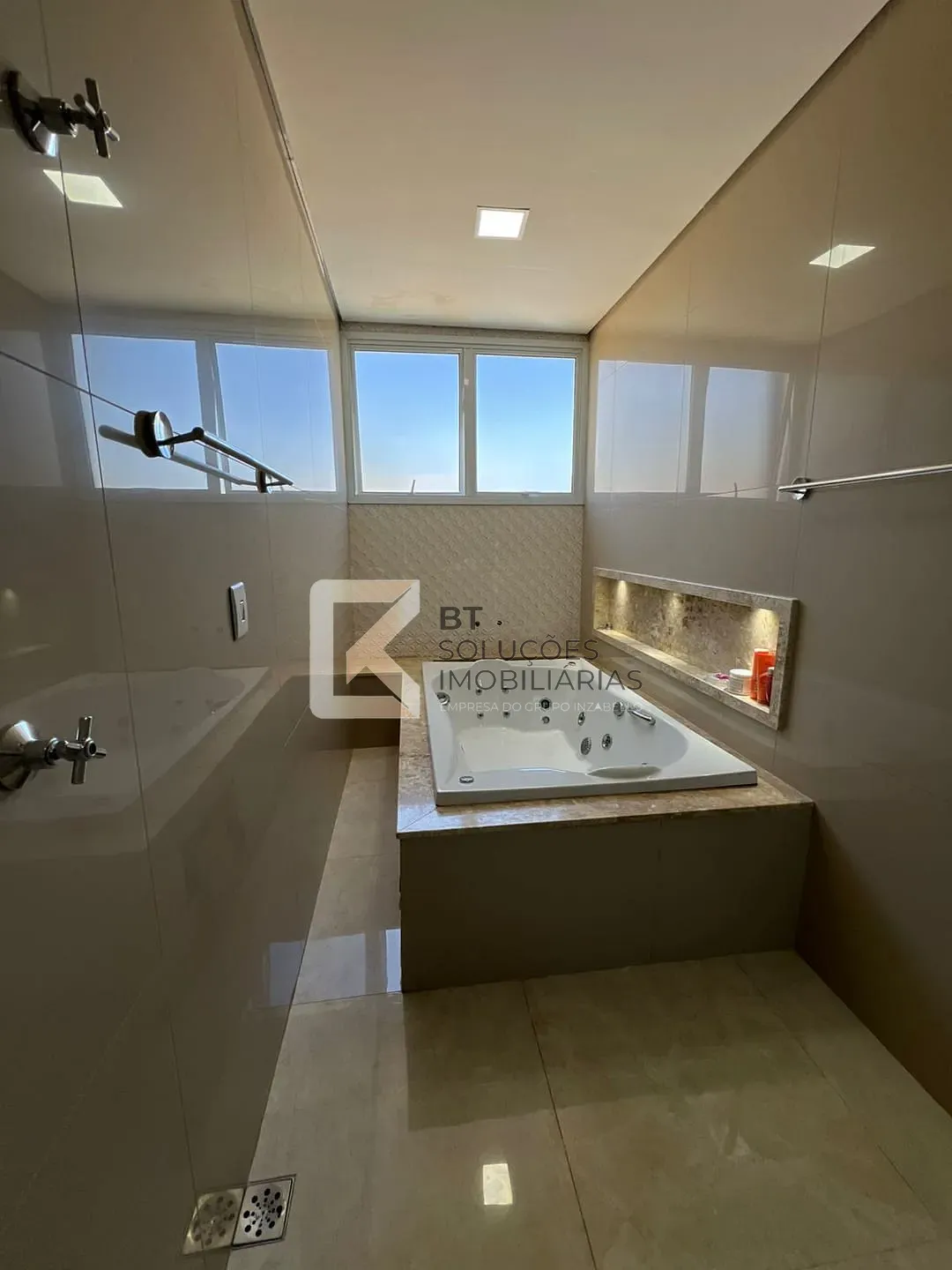 Casa, 4 quartos, 305 m² - Foto 33