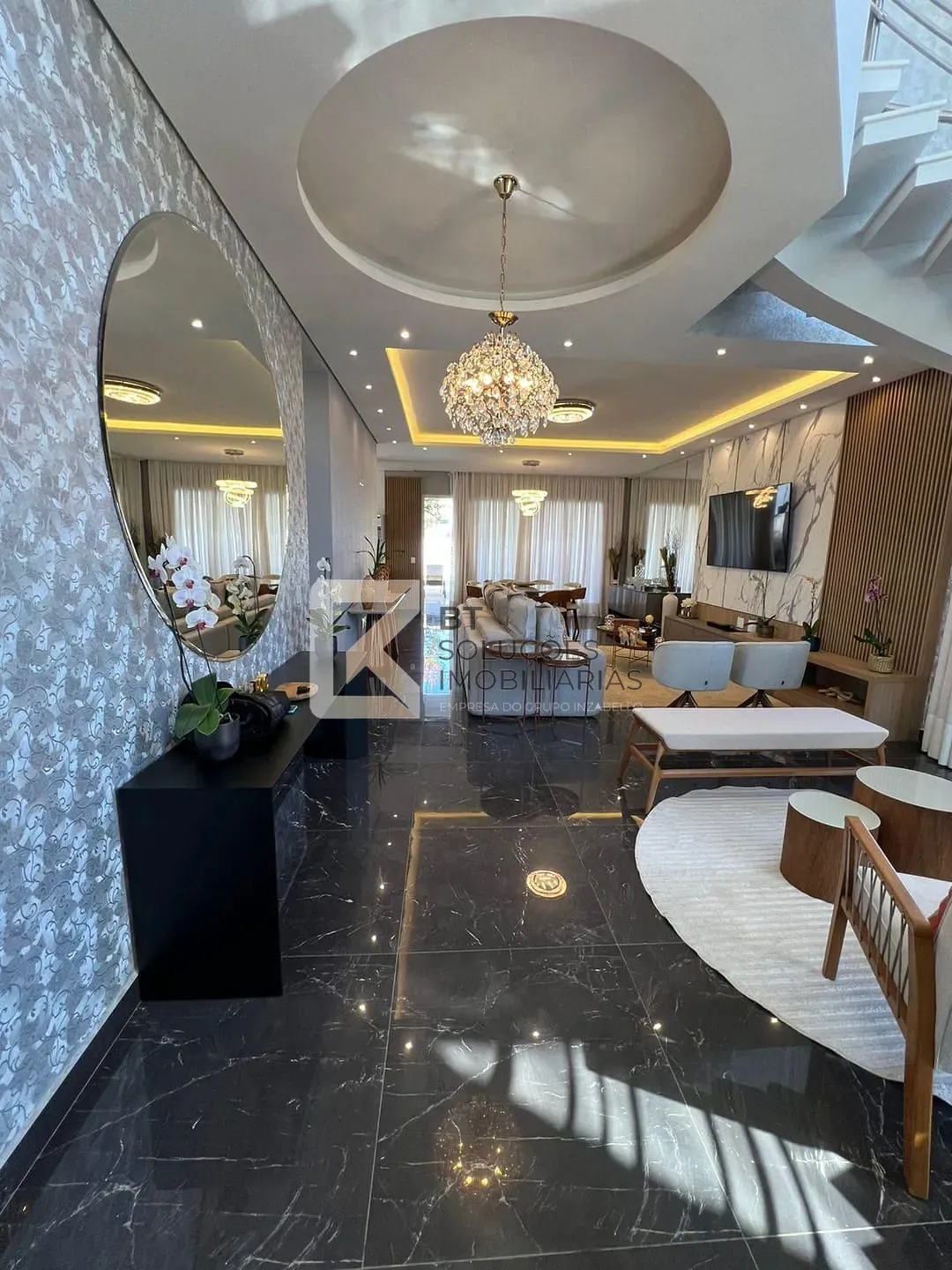 Casa, 4 quartos, 305 m² - Foto 4