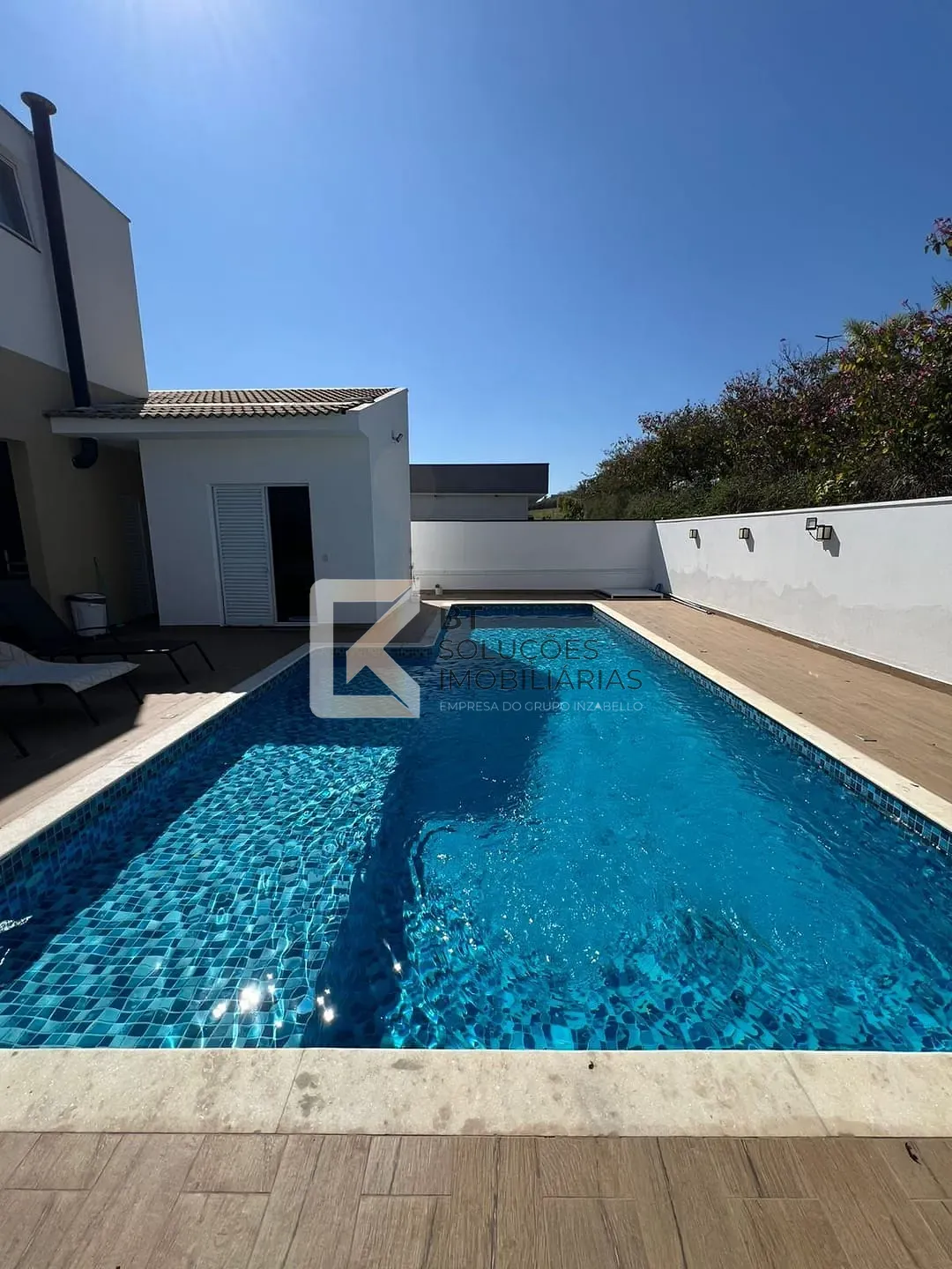 Casa, 4 quartos, 305 m² - Foto 1