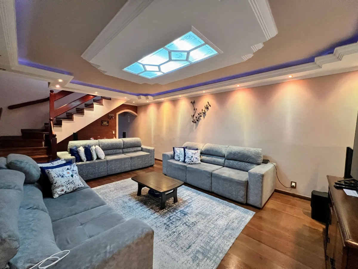 Casa para venda em Vila Barros com 4 quartos, sendo 2 suítes, 276m²
