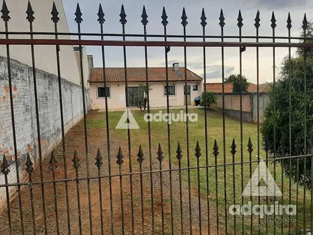 Casa com 360m² 1 quarto e 1 banheiro, à venda, no bairro Oficinas em Ponta Grossa