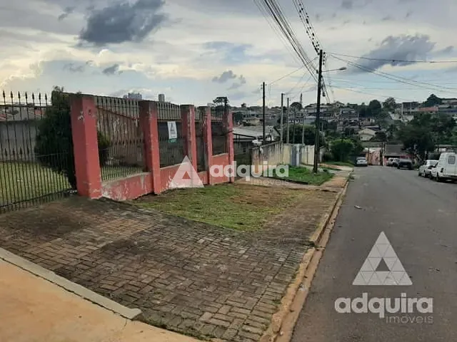 Casa com 360m² 1 quarto e 1 banheiro, à venda, no bairro Oficinas em Ponta Grossa
