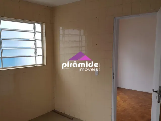 Casa com 234m² 3 quartos e 1 banheiro, à venda ou para alugar, no bairro Jardim Satélite em São José dos Campos
