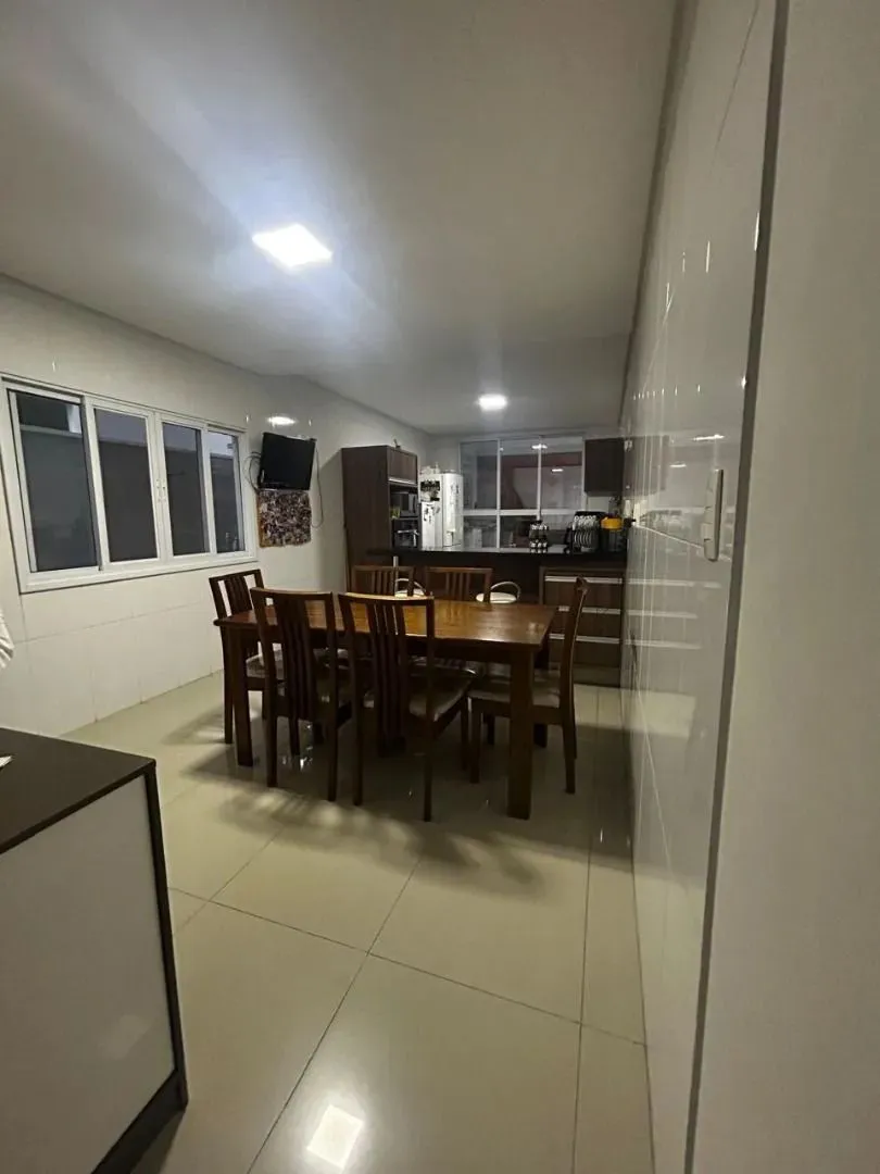 Casa, 4 quartos, 240 m² - Foto 6