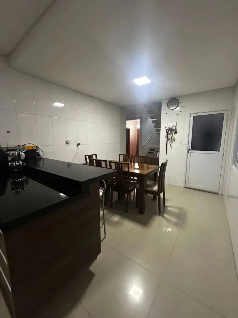 Casa, 4 quartos, 240 m² - Foto 9