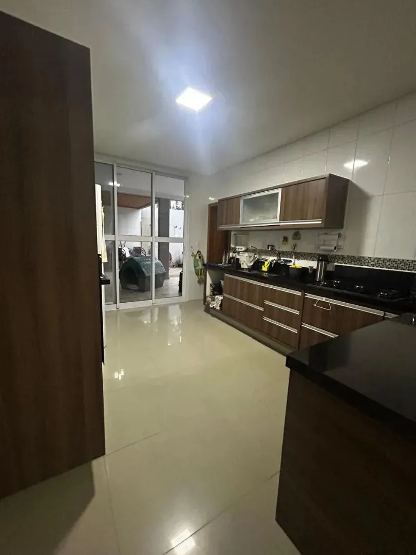Casa, 4 quartos, 240 m² - Foto 7