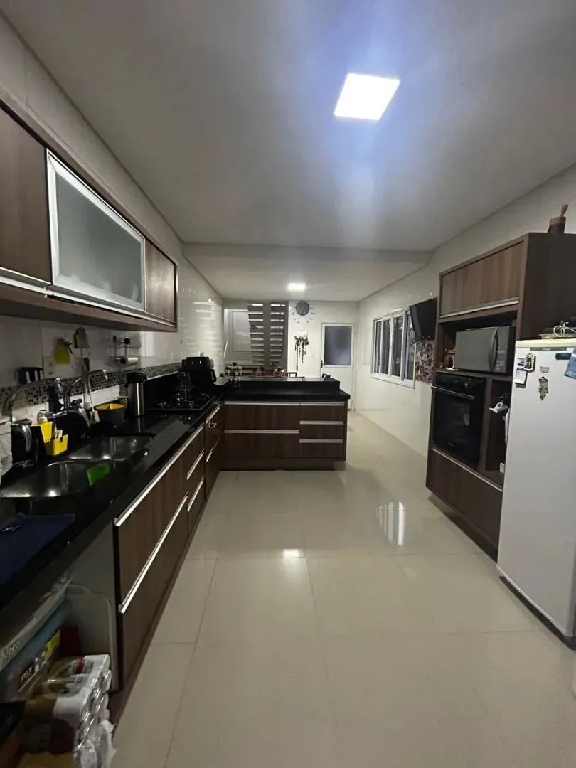 Casa, 4 quartos, 240 m² - Foto 8