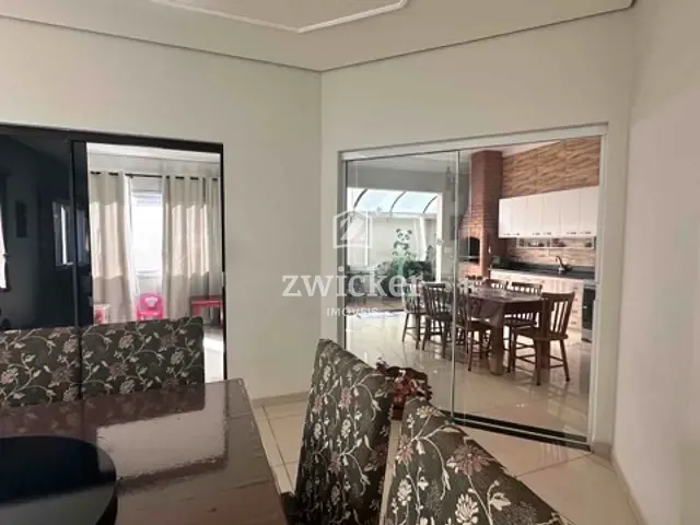 Casa com 300m² 4 quartos e 5 banheiros, à venda, no bairro Residencial Tavano em Bauru