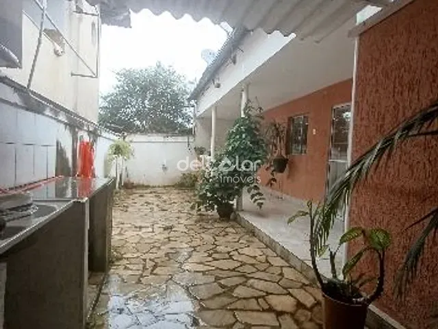 Casa com 70m² 2 quartos e 1 banheiro, para alugar, no bairro Planalto em Belo Horizonte