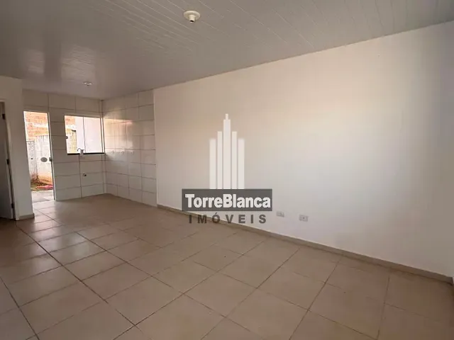 Casa com 52m² 2 quartos e 1 banheiro, para alugar, no bairro Colônia Dona Luíza em Ponta Grossa