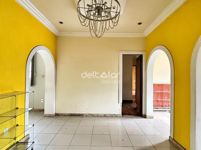 Casa com 400m² 3 quartos e 3 banheiros, para alugar, no bairro Planalto em Belo Horizonte