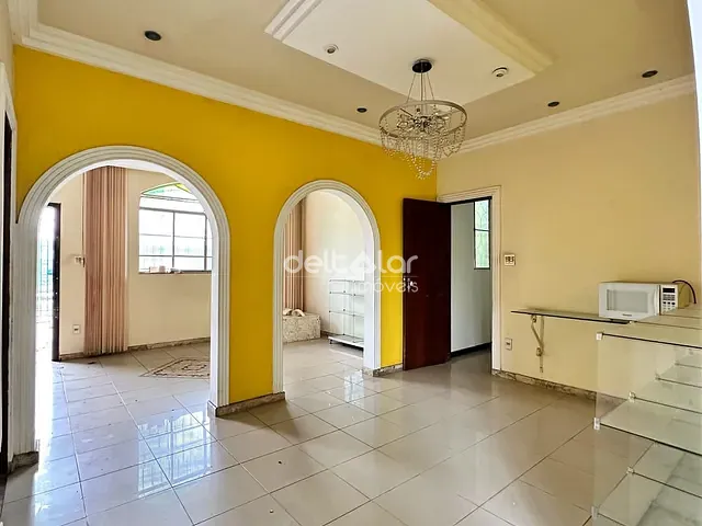 Casa com 400m² 3 quartos e 3 banheiros, para alugar, no bairro Planalto em Belo Horizonte