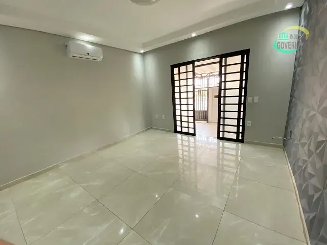 Casa com 300m² 3 quartos e 1 banheiro, à venda, no bairro Parque Dom Pedro II em Campinas