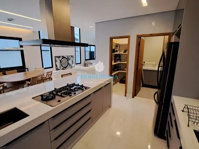 Casa com 253m² 4 quartos e 5 banheiros, à venda, no bairro Urbanova em São José dos Campos
