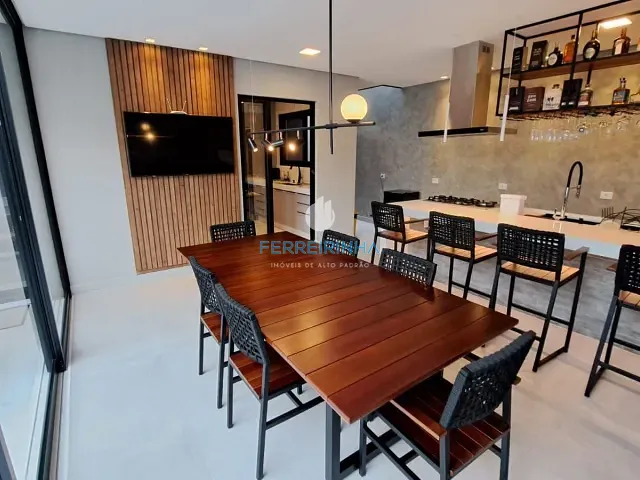 Casa com 253m² 4 quartos e 5 banheiros, à venda, no bairro Urbanova em São José dos Campos