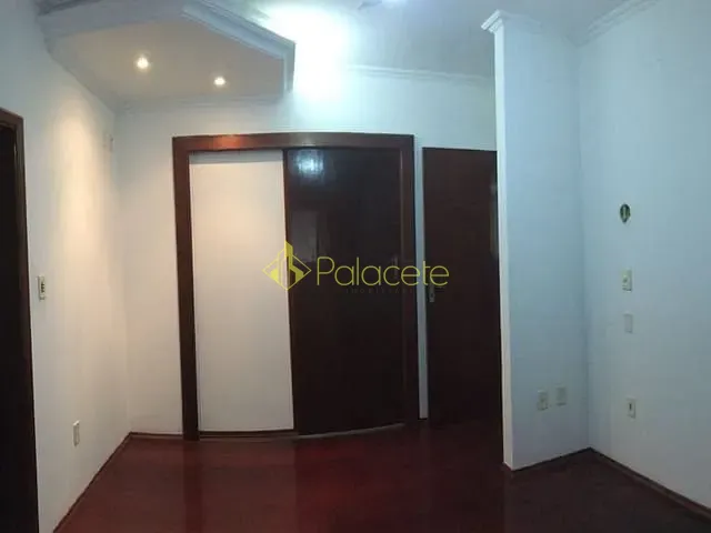 Casa com 219m² 3 quartos e 2 banheiros, à venda, no bairro Santana em Pindamonhangaba