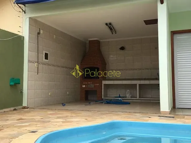 Casa com 219m² 3 quartos e 2 banheiros, à venda, no bairro Santana em Pindamonhangaba