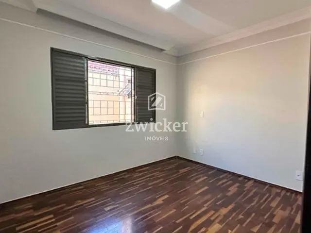 Casa com 197m² 3 quartos e 2 banheiros, à venda, no bairro Parque Jardim Europa em Bauru