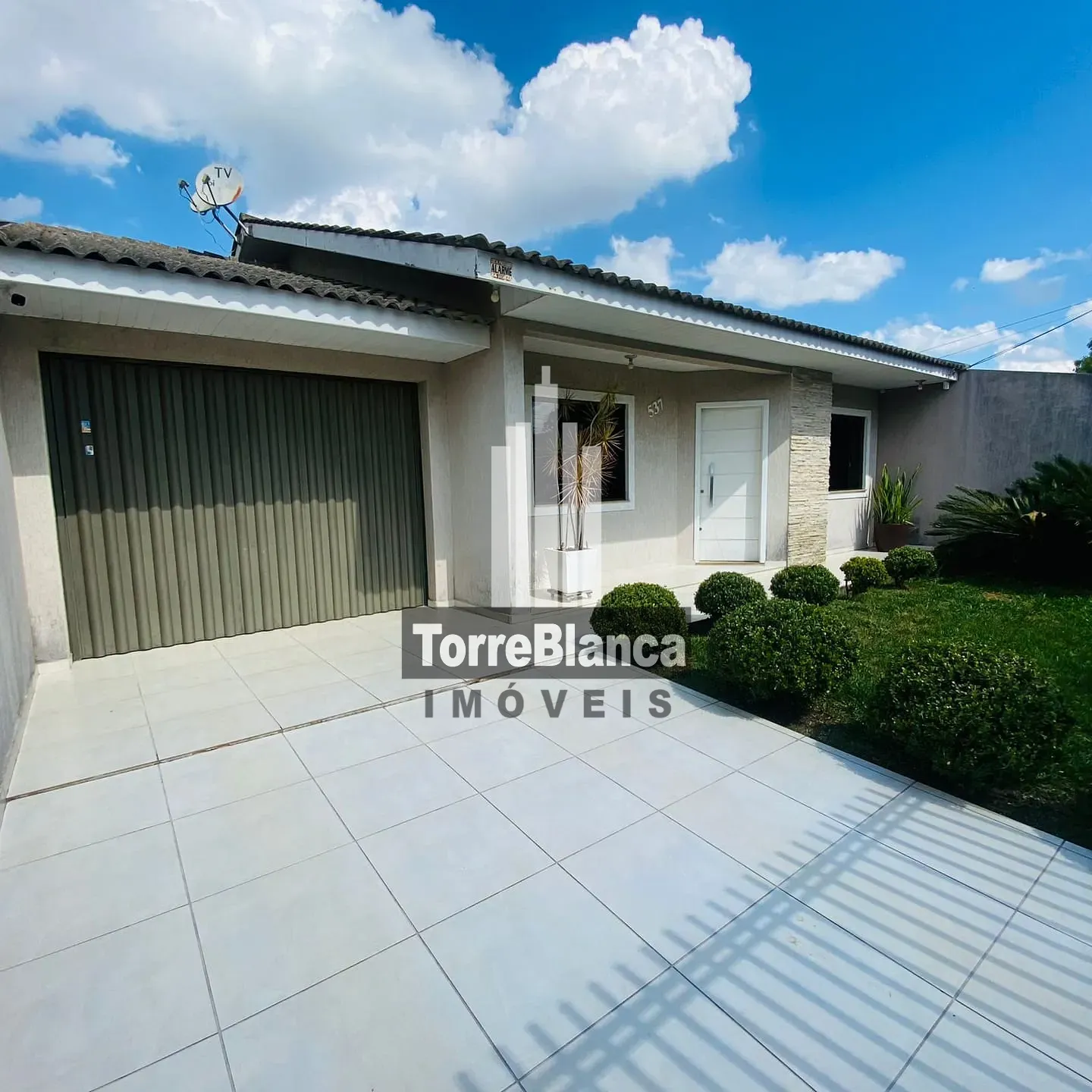 Casa, 3 quartos, 203 m² - Foto 1