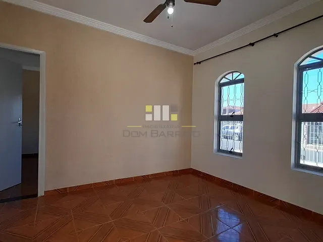Casa com 250m² 3 quartos e 2 banheiros, à venda, no bairro Parque João de Vasconcelos em Sumaré