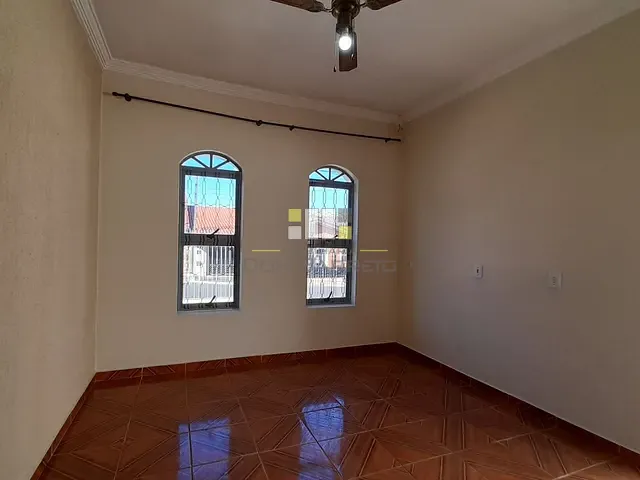 Casa com 250m² 3 quartos e 2 banheiros, à venda, no bairro Parque João de Vasconcelos em Sumaré