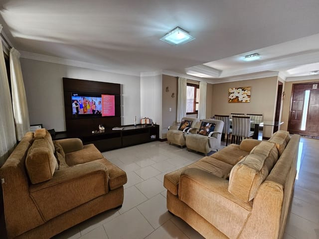 Casa com 326m² 3 quartos e 5 banheiros, à venda, no bairro Urbanova em São José dos Campos