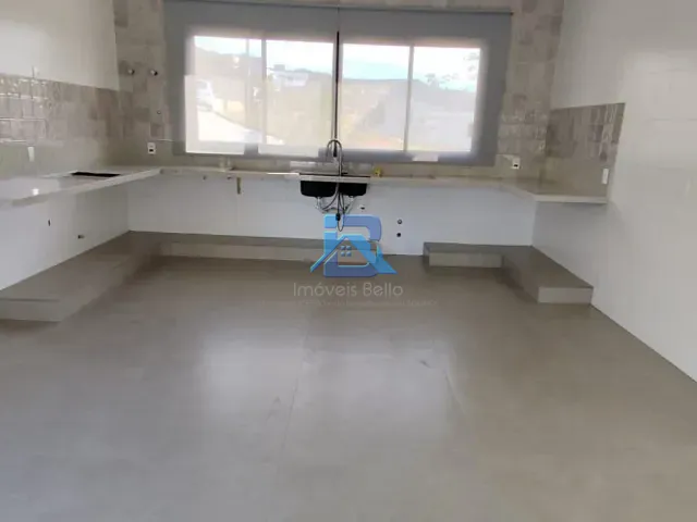Casa com 380m² 3 quartos e 3 banheiros, para alugar, no bairro Bairro Itapema em Itatiba