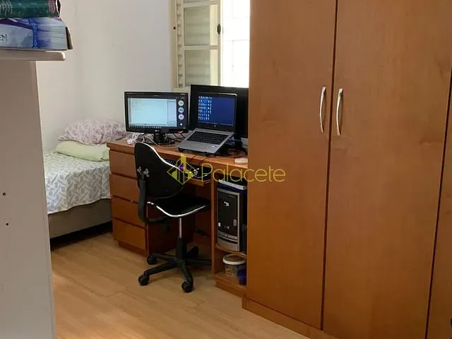 Casa com 150m² 2 quartos e 2 banheiros, à venda, no bairro Jardim Continental em Taubaté