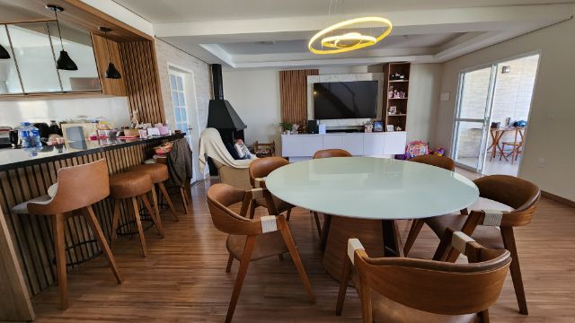 Casa com 175m² 3 quartos e 3 banheiros, à venda, no bairro Areal em Pelotas