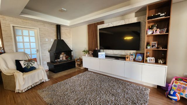 Casa com 175m² 3 quartos e 3 banheiros, à venda, no bairro Areal em Pelotas