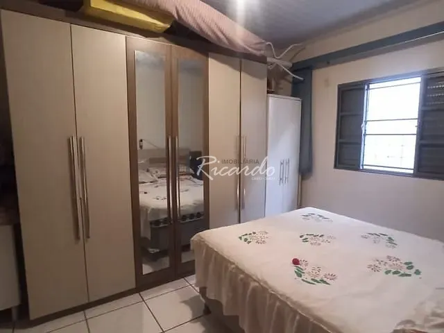 Casa com 145m² 2 quartos e 1 banheiro, à venda, no bairro Jardim Colúmbia IV em Arapongas