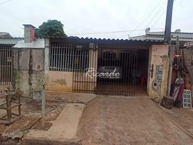 Casa com 145m² 2 quartos e 1 banheiro, à venda, no bairro Jardim Colúmbia IV em Arapongas