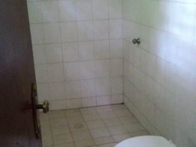 Casa com 2326m² 5 quartos e 6 banheiros, à venda, no bairro Jardim Carlota em Pindamonhangaba