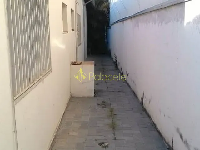 Casa com 2326m² 5 quartos e 6 banheiros, à venda, no bairro Jardim Carlota em Pindamonhangaba