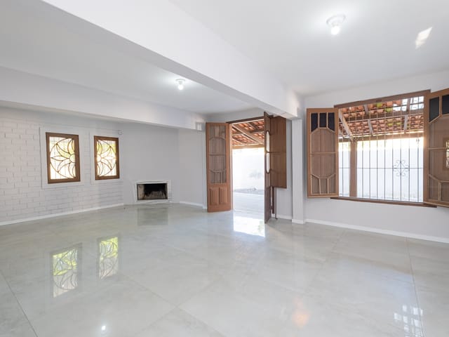 Casa com 1000m² 3 quartos e 1 banheiro, à venda, no bairro Laranjal em Pelotas