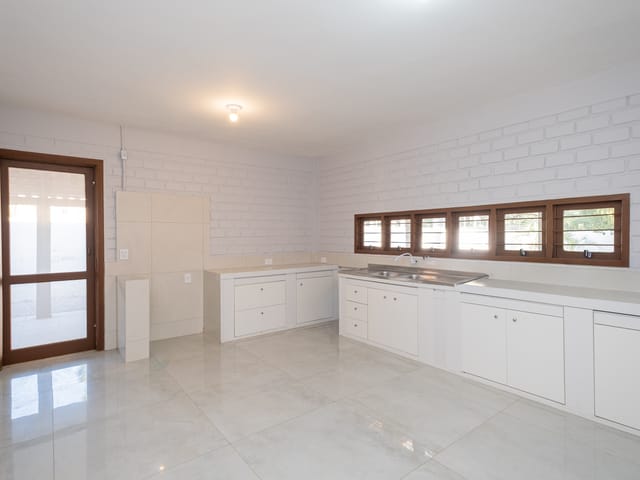 Casa com 1000m² 3 quartos e 1 banheiro, à venda, no bairro Laranjal em Pelotas