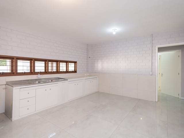 Casa com 1000m² 3 quartos e 1 banheiro, à venda, no bairro Laranjal em Pelotas