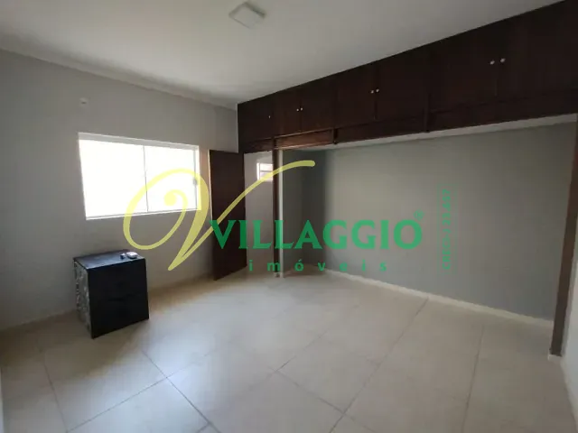 Casa com 180m² 3 quartos e 3 banheiros, para alugar, no bairro Parque Celeste em São José do Rio Preto