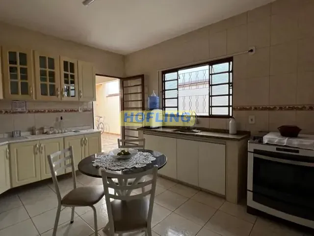 Casa com 250m² 3 quartos e 1 banheiro, à venda, no bairro Jardim Residencial das Palmeiras em Rio Claro