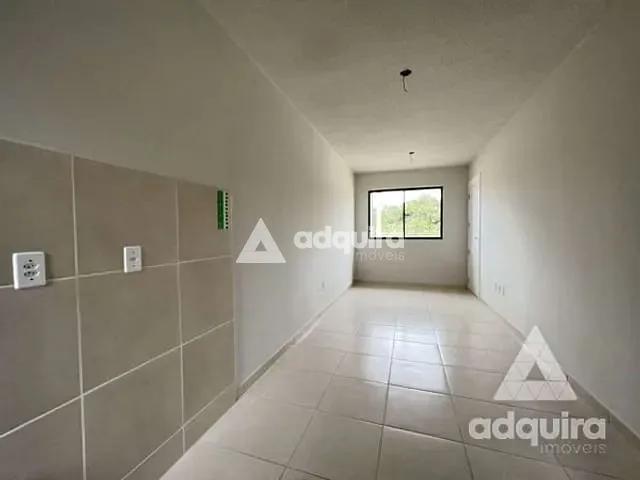 Casa 2 quartos e 1 banheiro, à venda, no bairro Uvaranas em Ponta Grossa