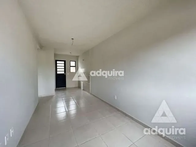 Casa 2 quartos e 1 banheiro, à venda, no bairro Uvaranas em Ponta Grossa