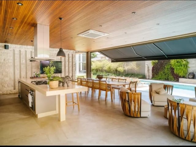 Casa com 1164m² 8 quartos e 3 banheiros, à venda, no bairro Residencial Três (Tamboré) em Santana de Parnaíba