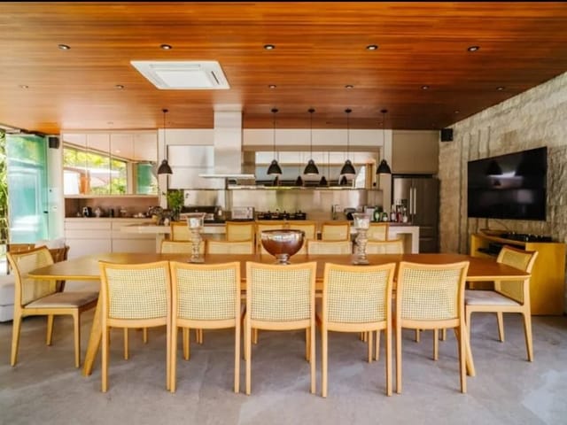 Casa com 1164m² 8 quartos e 3 banheiros, à venda, no bairro Residencial Três (Tamboré) em Santana de Parnaíba
