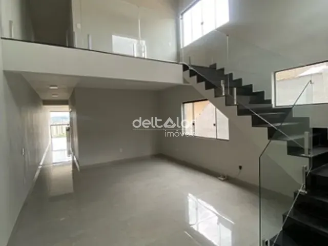 Casa com 261m² 4 quartos e 3 banheiros, à venda, no bairro Heliópolis em Belo Horizonte